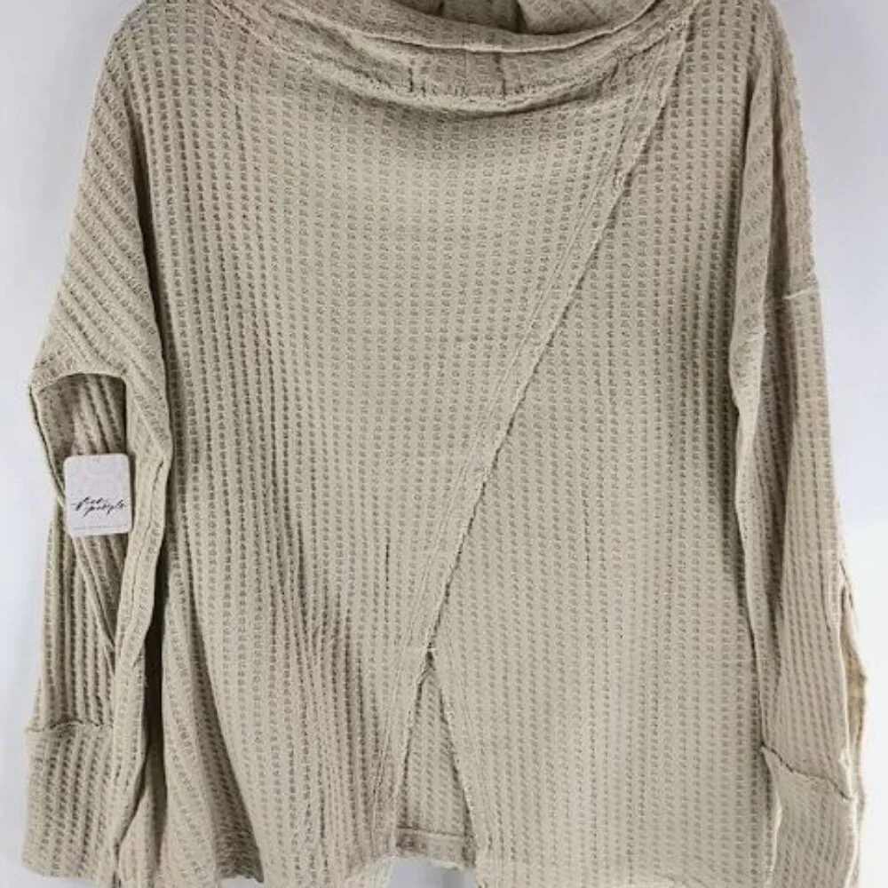 FREE PEOPLE Oversize Thermal Top Women Beige Juicy Split Back Boho Cottage NWT - Picture 5 of 6